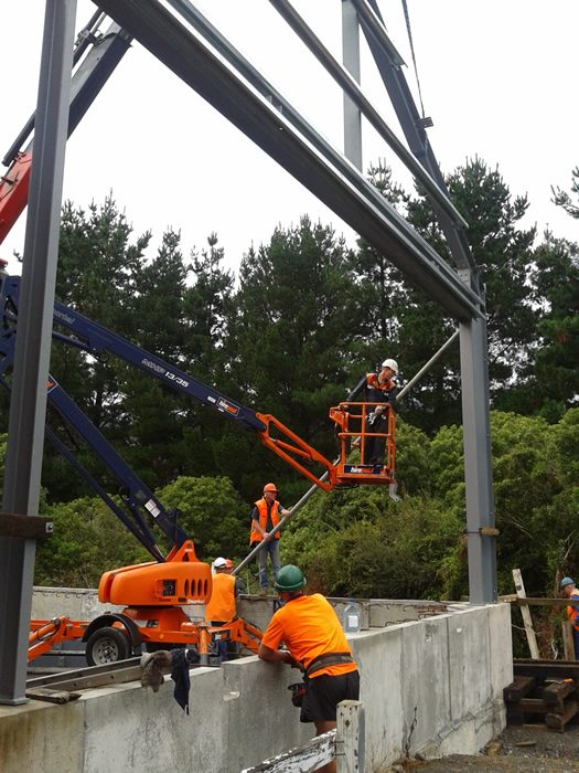 We had a good number of trust volunteers assist with the portal lift. Shoring props were fitted to secure the end portal into position. Photo: Ben Calcott