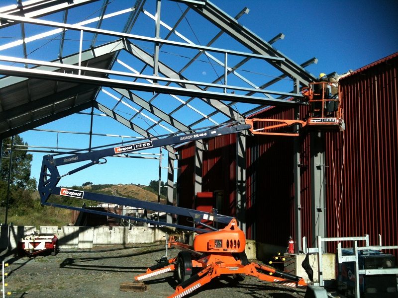 Structural welding of stub beams connecting workshop portals to the main shed - MJH Engineering, 19 February 2014