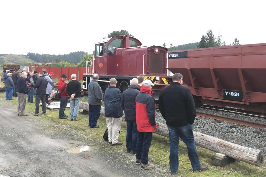 Tr189 and ballast train passing delegates