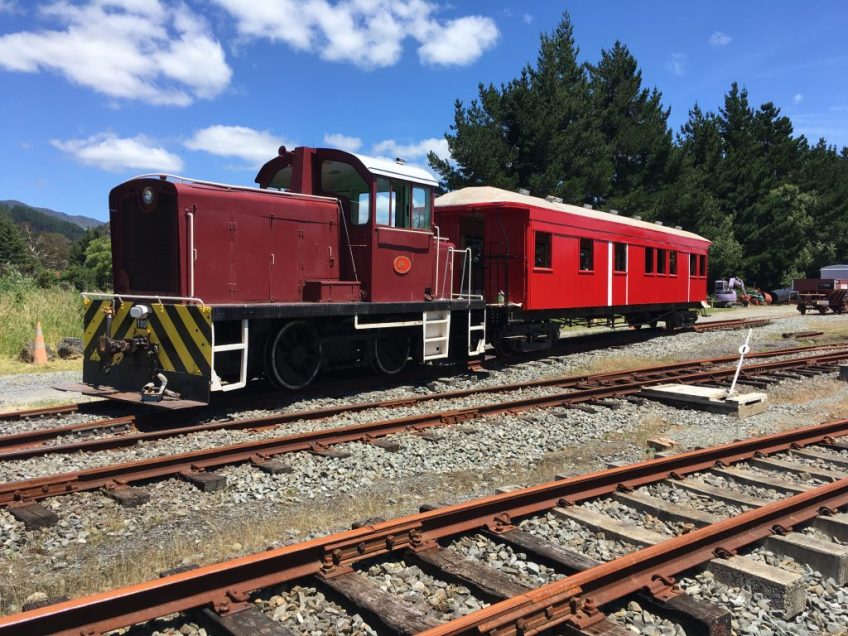 Tr 189 and A 1328 at Maymorn, during a shunt operation on 18 December 2021. 